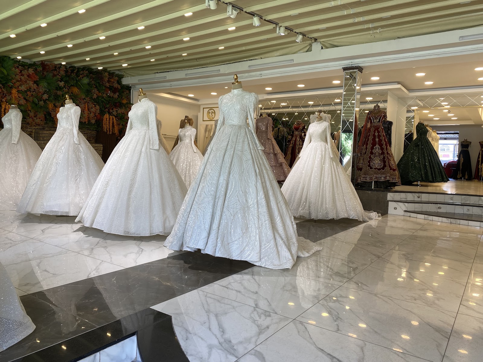 ROYAL GELİNLİK