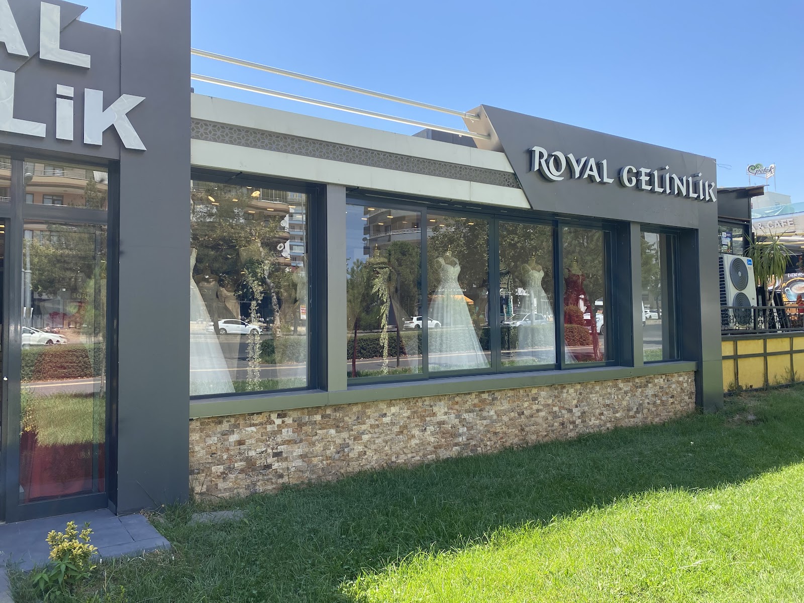 ROYAL GELİNLİK