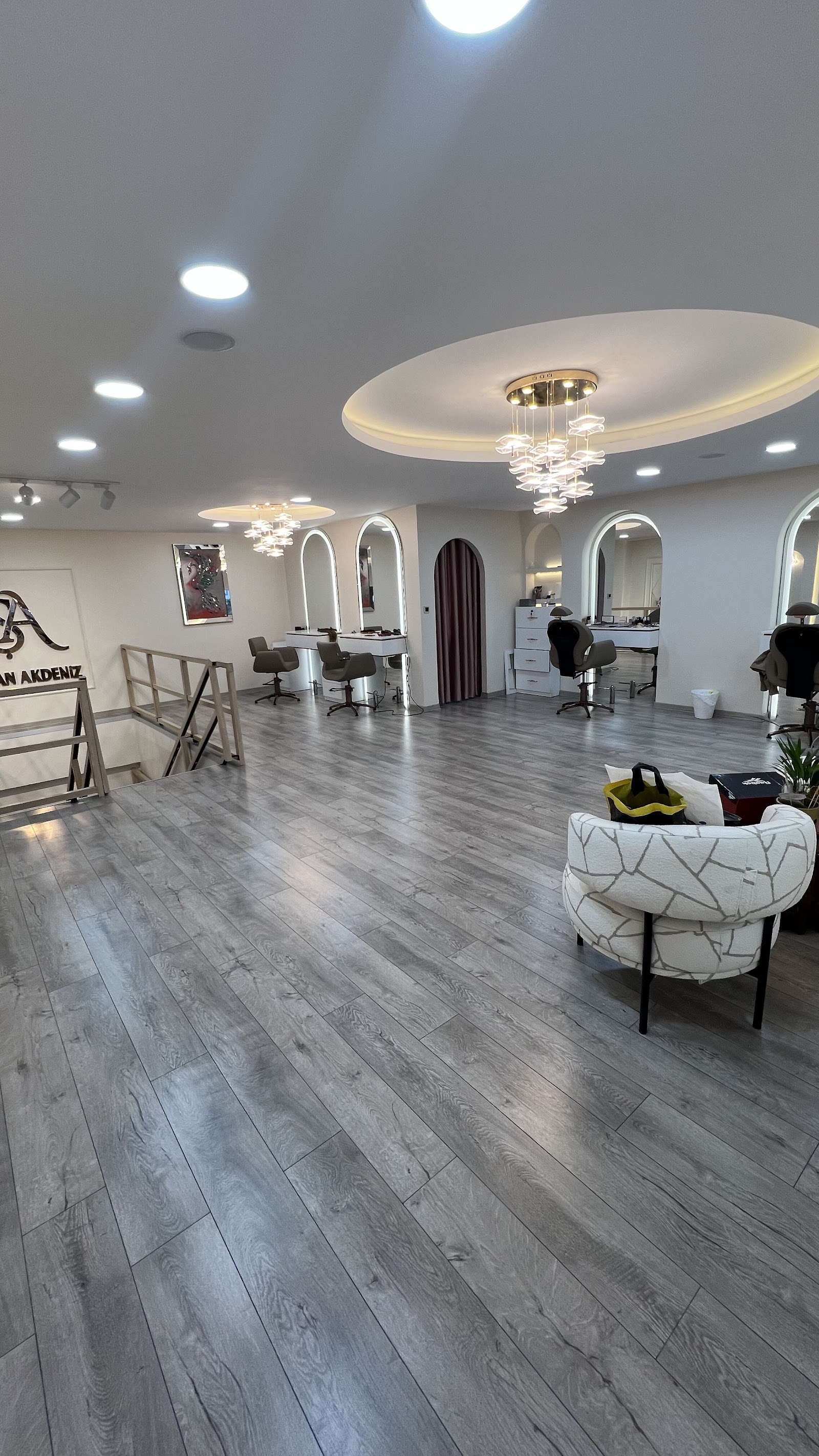 ŞİLAN AKDENİZ Hair Makeup Studio